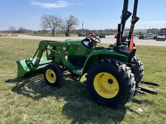 Image of John Deere 3032E equipment image 3