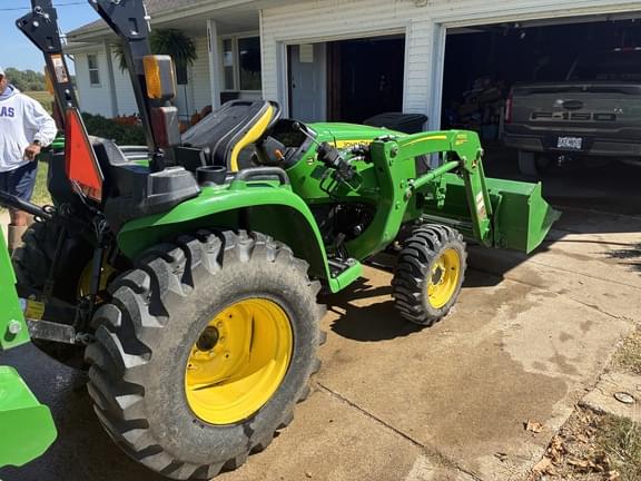 Image of John Deere 3032E equipment image 4