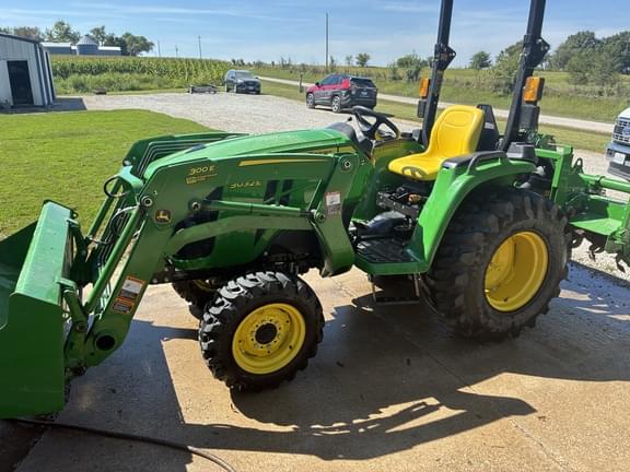 Image of John Deere 3032E Primary image