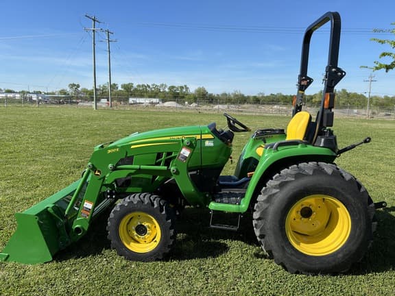 Image of John Deere 3032E equipment image 1