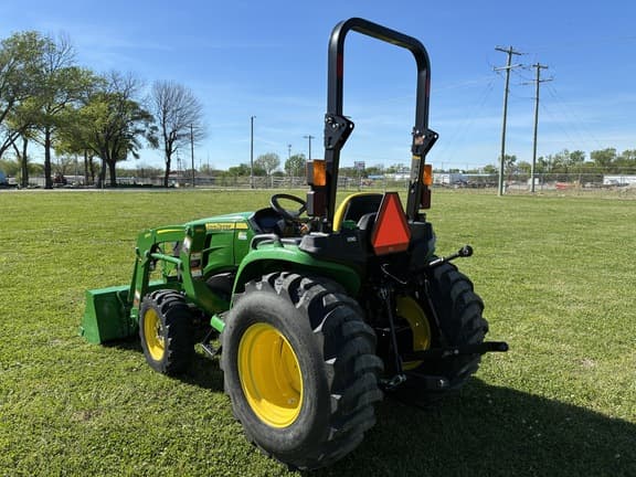 Image of John Deere 3032E equipment image 2