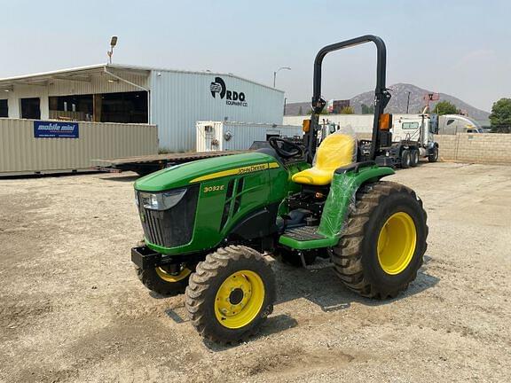 Image of John Deere 3032E equipment image 1