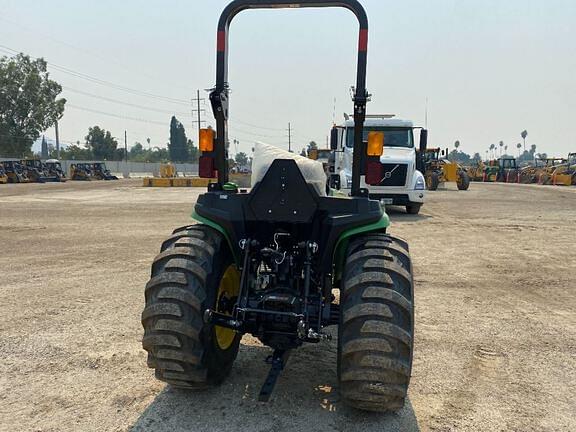 Image of John Deere 3032E equipment image 4