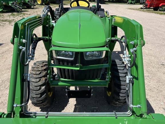 Image of John Deere 3032E equipment image 2