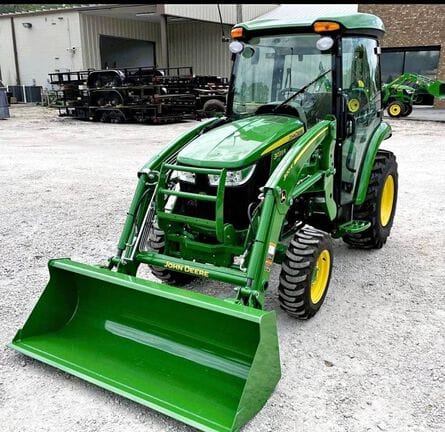 2025 John Deere 3033R Equipment Image0