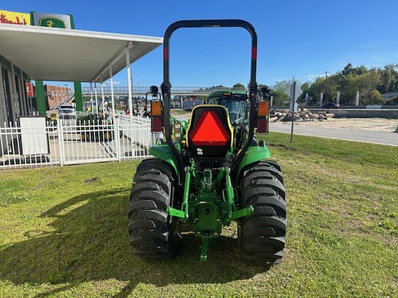 Image of John Deere 3033R equipment image 2