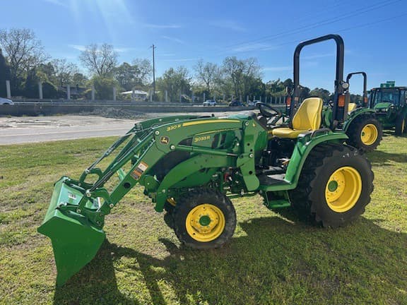 Image of John Deere 3033R equipment image 1