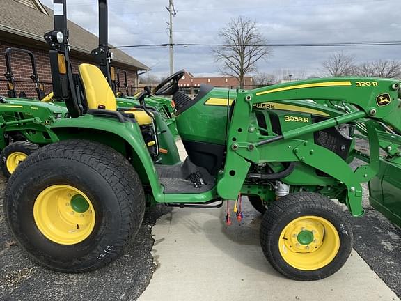 Image of John Deere 3033R equipment image 3