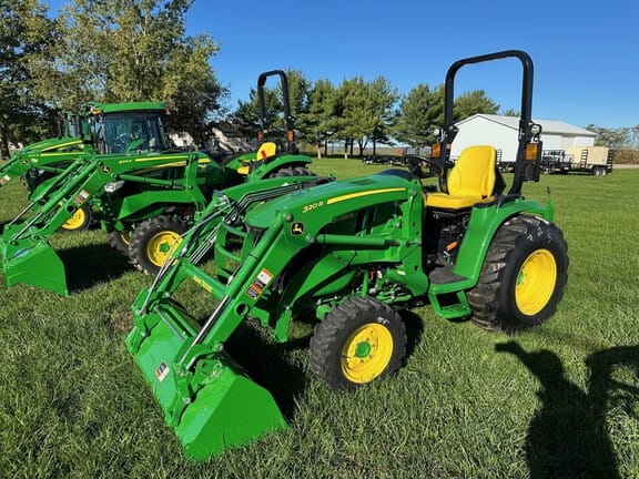 Main image John Deere 3033R