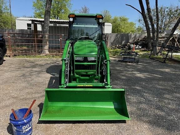 Image of John Deere 3033R equipment image 3