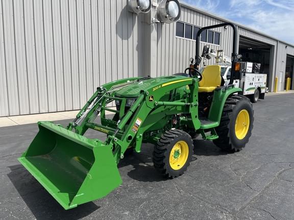 Image of John Deere 3033R Image 1