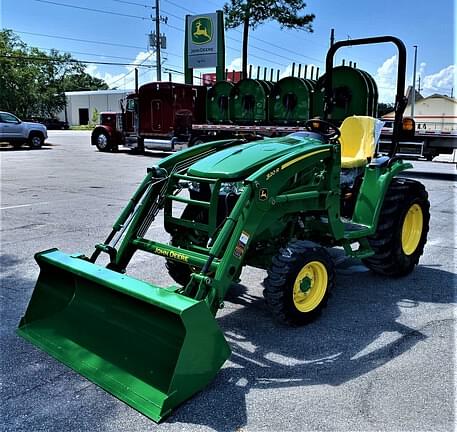 Image of John Deere 3033R equipment image 2