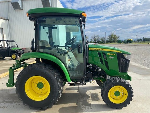 2024 John Deere 3033R Equipment Image0