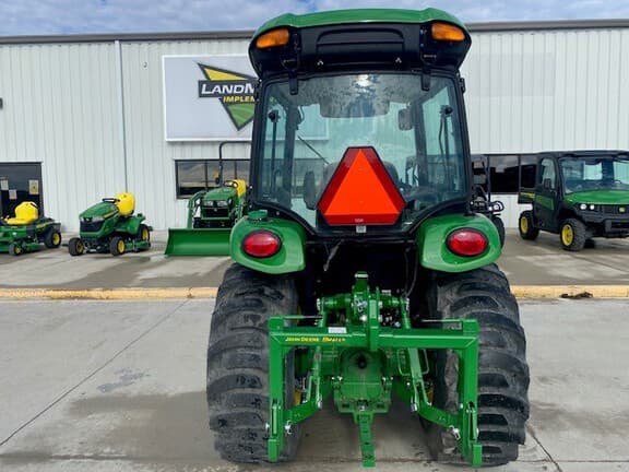 Image of John Deere 3033R equipment image 3