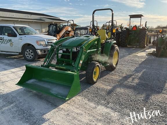 Image of John Deere 3033R equipment image 1