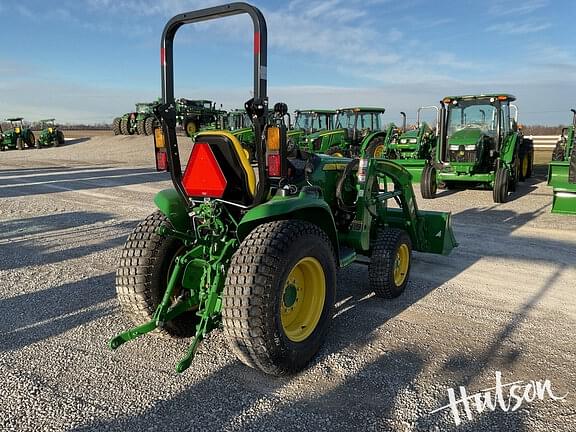 Image of John Deere 3033R equipment image 2