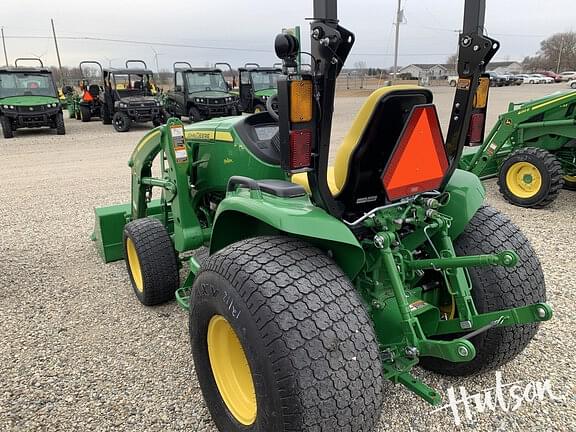 Image of John Deere 3033R equipment image 4