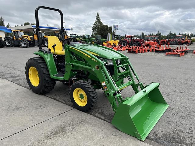 Image of John Deere 3033R equipment image 3