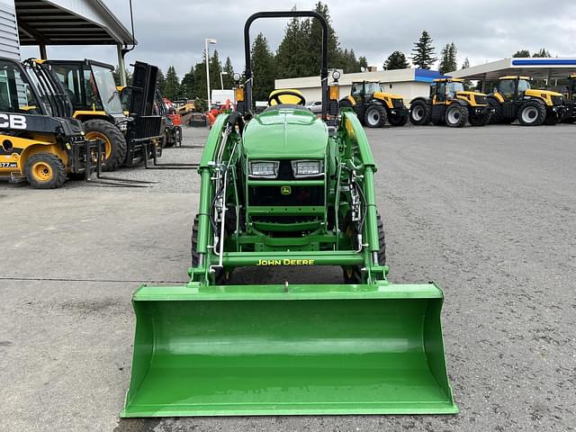 Image of John Deere 3033R equipment image 2