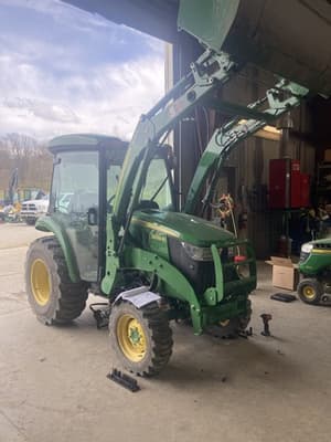 2024 John Deere 3033R Image
