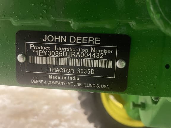 Image of John Deere 3035D equipment image 4
