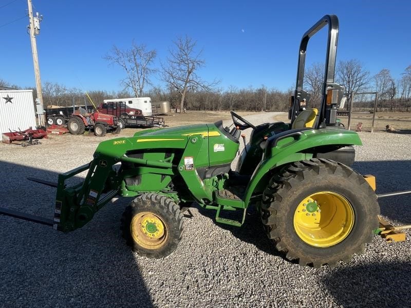 2024 John Deere 3035D Equipment Image0