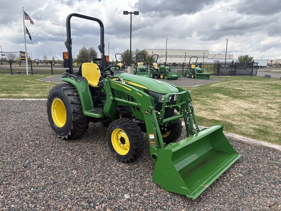 Image of John Deere 3038E equipment image 3