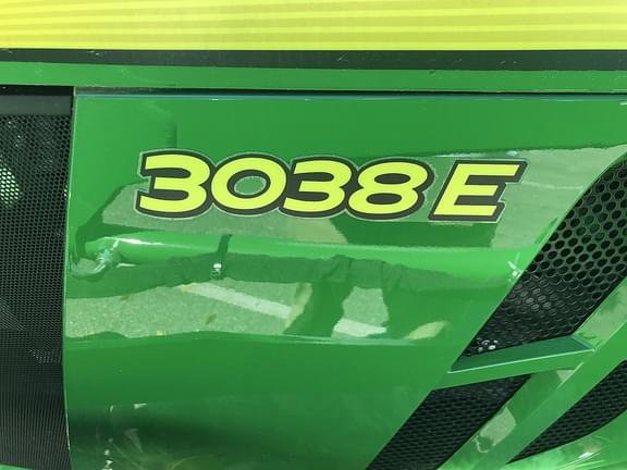 Image of John Deere 3038E equipment image 2