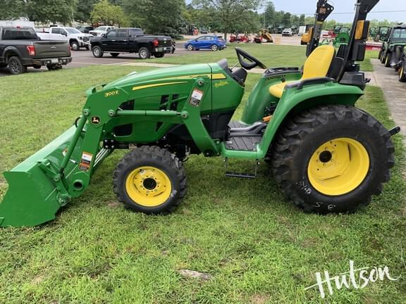 Image of John Deere 3038E equipment image 1