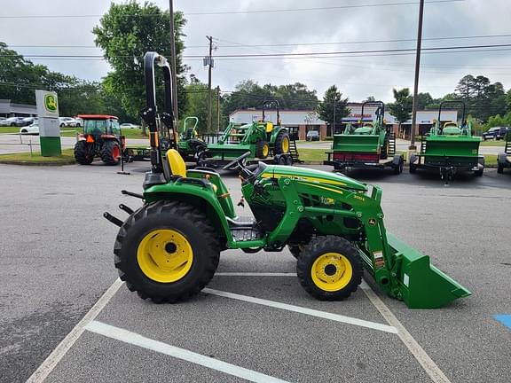 Image of John Deere 3038E equipment image 4