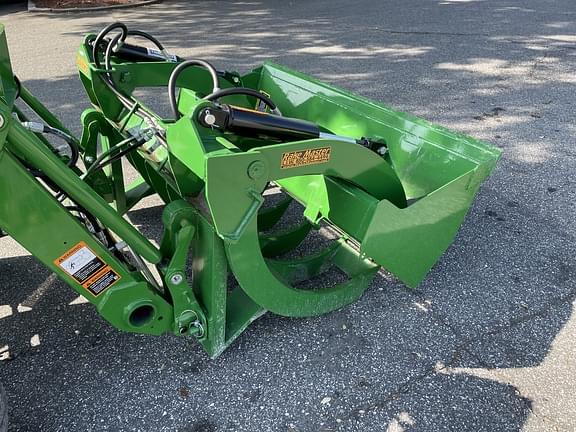 Image of John Deere 3038E equipment image 4