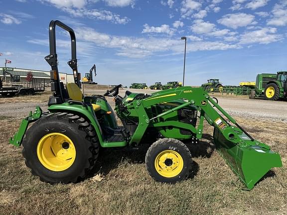 Image of John Deere 3038E equipment image 2