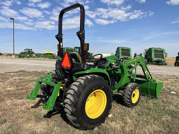 Image of John Deere 3038E equipment image 3