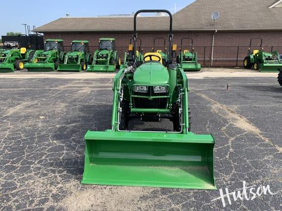 Image of John Deere 3038E equipment image 4
