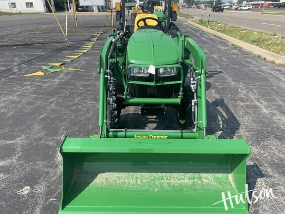 Image of John Deere 3038E equipment image 3