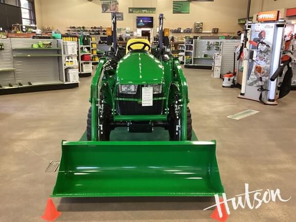 Image of John Deere 3038E equipment image 3