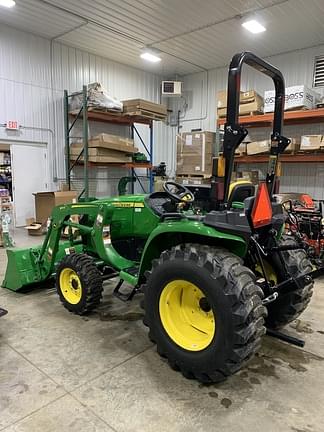 Image of John Deere 3038E equipment image 4