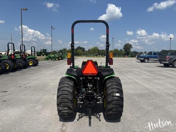 Image of John Deere 3038E equipment image 4