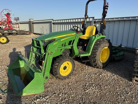 Image of John Deere 3038E equipment image 2