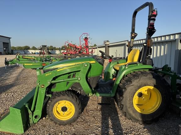 Image of John Deere 3038E equipment image 3