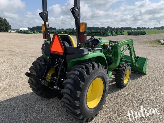 Image of John Deere 3038E equipment image 4