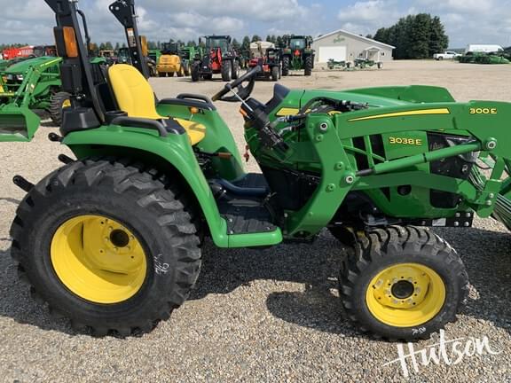 Image of John Deere 3038E equipment image 2