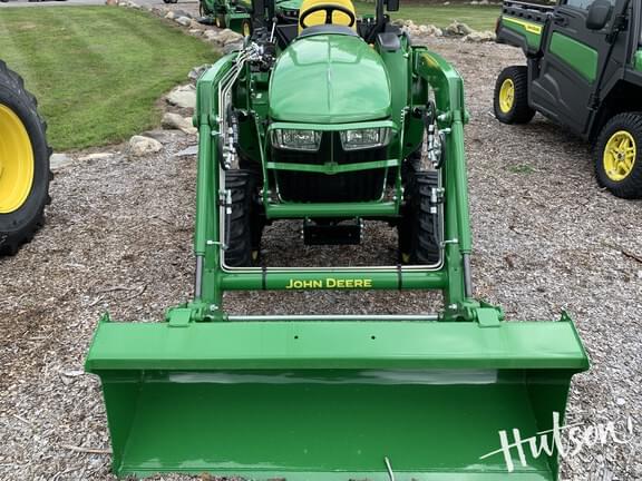 Image of John Deere 3038E equipment image 3