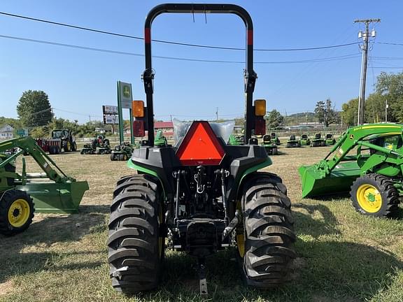 Image of John Deere 3038E equipment image 4