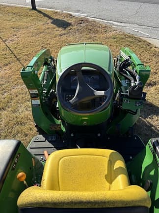 Image of John Deere 3038E equipment image 3