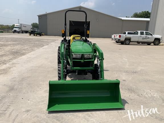 Image of John Deere 3038E equipment image 4