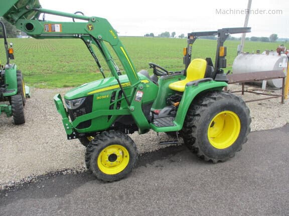 Image of John Deere 3038E equipment image 2
