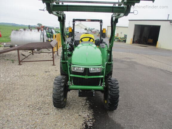 Image of John Deere 3038E equipment image 3