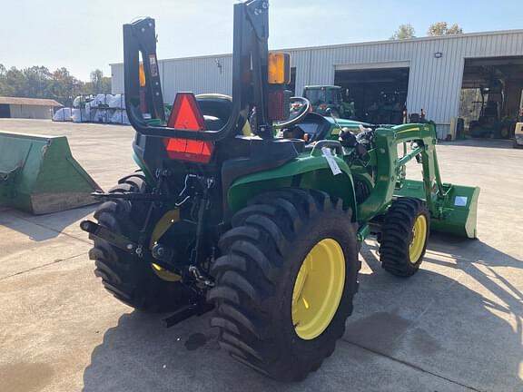 Image of John Deere 3038E equipment image 4