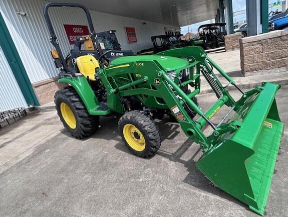 Image of John Deere 3038E equipment image 4